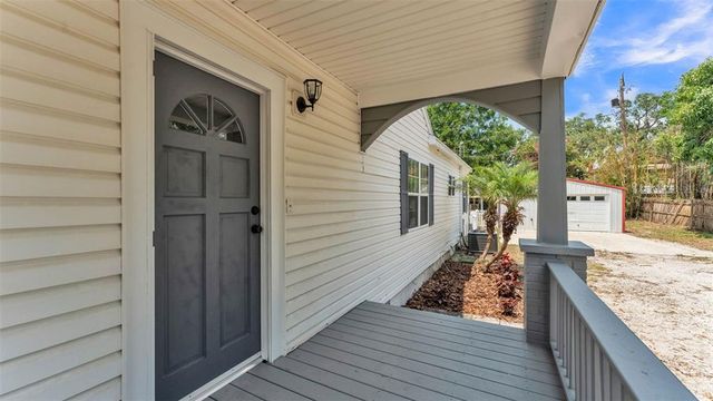 725 AVENUE B SW, Winter Haven, FL 33880