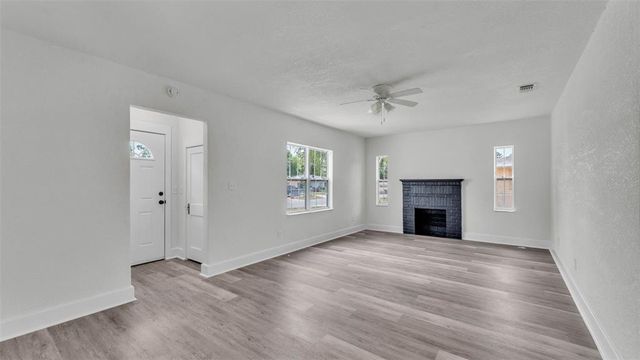 725 AVENUE B SW, Winter Haven, FL 33880