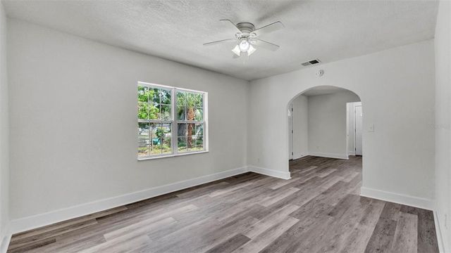 725 AVENUE B SW, Winter Haven, FL 33880