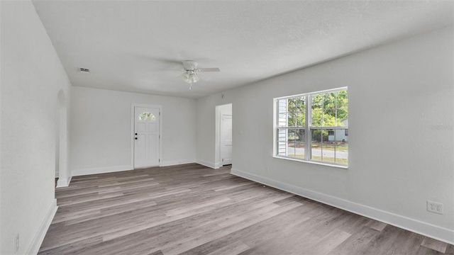 725 AVENUE B SW, Winter Haven, FL 33880