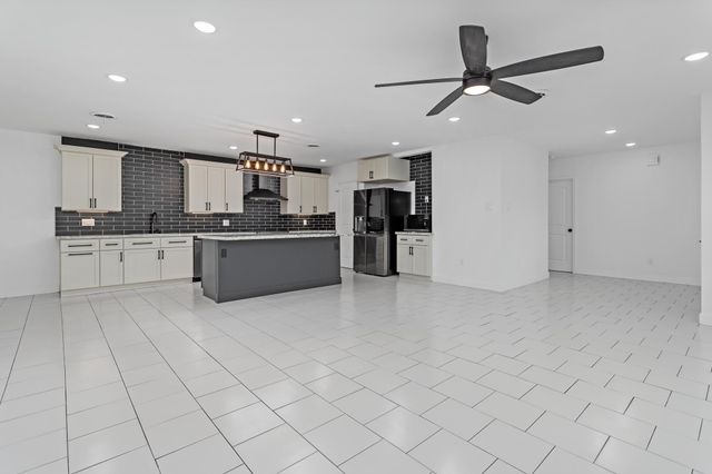 29 Knotty Pine Lane, Orange, TX 77630