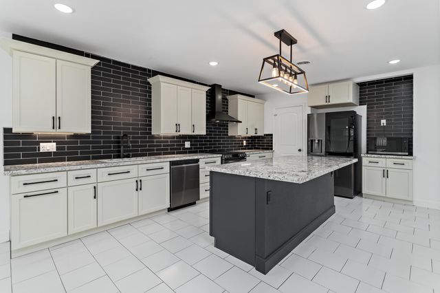 29 Knotty Pine Lane, Orange, TX 77630