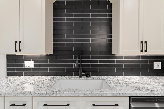 29 Knotty Pine Lane, Orange, TX 77630