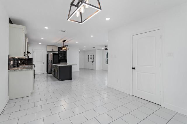 29 Knotty Pine Lane, Orange, TX 77630