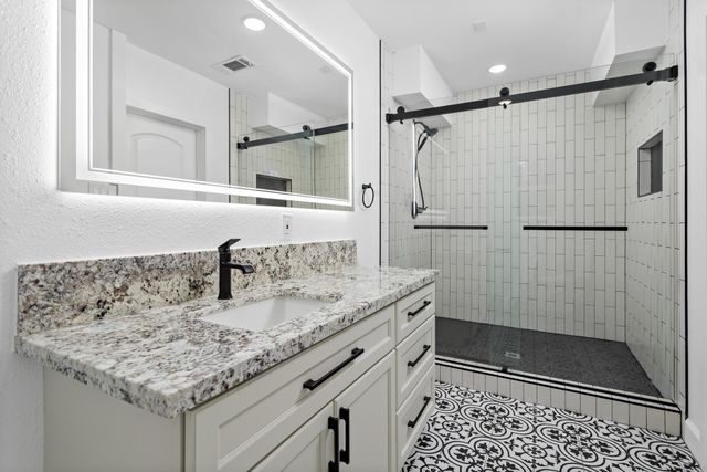 29 Knotty Pine Lane, Orange, TX 77630