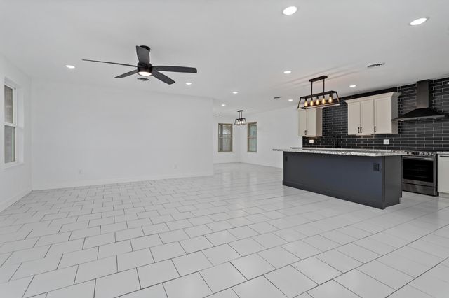 29 Knotty Pine Lane, Orange, TX 77630