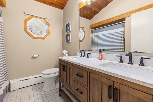 132 Ruggles Avenue, Newport, RI 02840