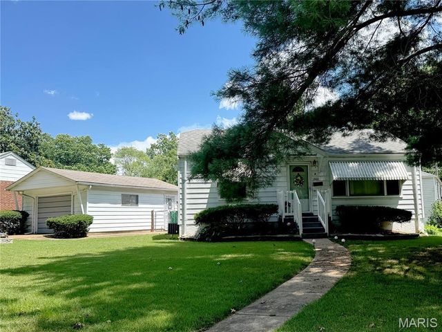 1900 Farrell Drive, Hanley Hills, MO 63133