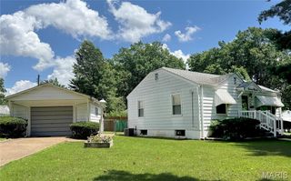 1900 Farrell Drive, Hanley Hills, MO 63133