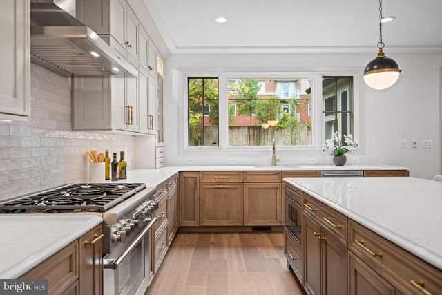 2133 N OAKLAND ST, Arlington, VA 22207