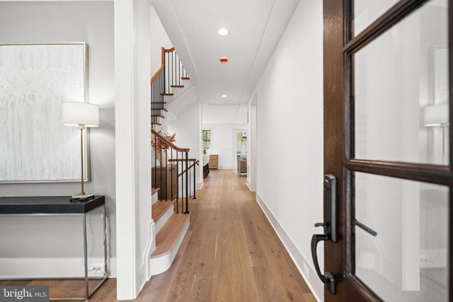 2133 N OAKLAND ST, Arlington, VA 22207