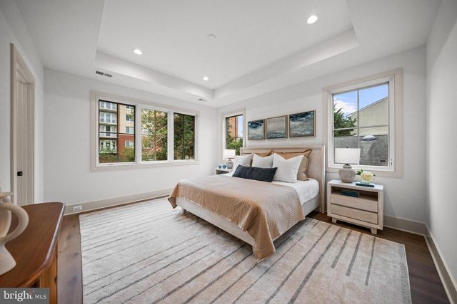 2133 N OAKLAND ST, Arlington, VA 22207