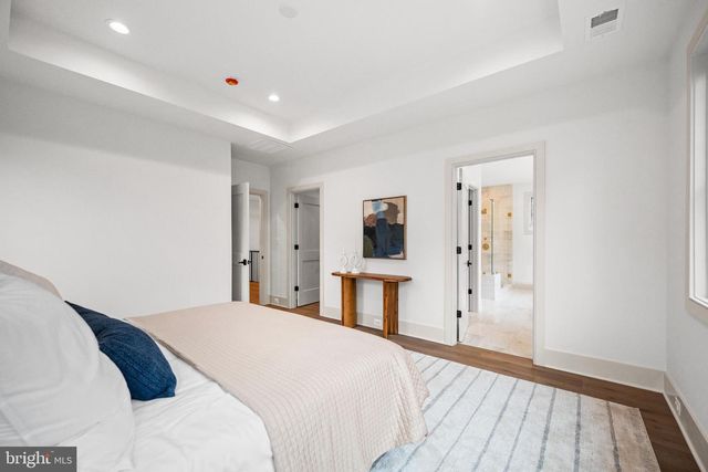 2133 N OAKLAND ST, Arlington, VA 22207