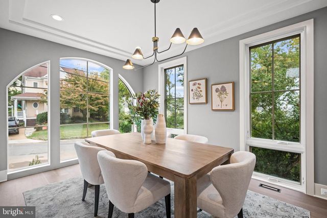 2133 N OAKLAND ST, Arlington, VA 22207