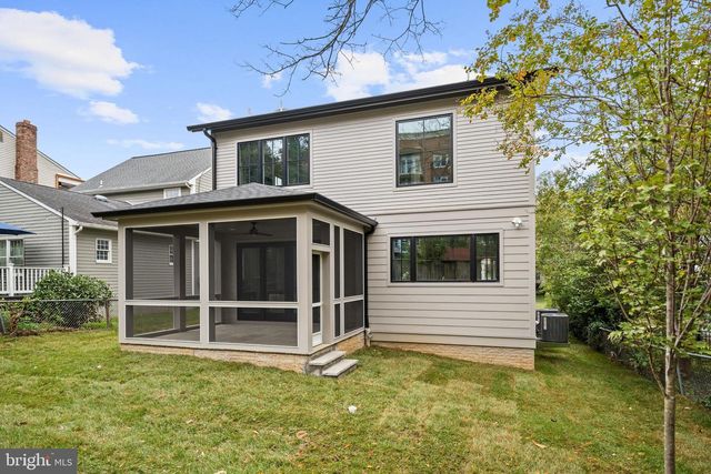 2133 N OAKLAND ST, Arlington, VA 22207