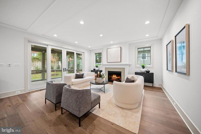 2133 N OAKLAND ST, Arlington, VA 22207