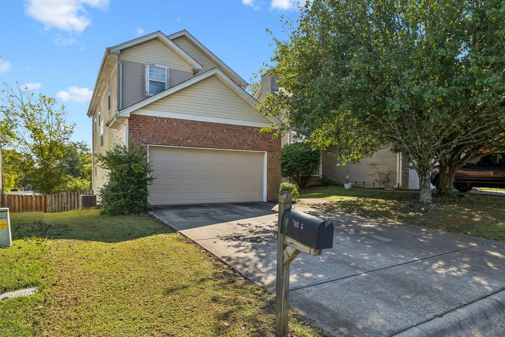 4273 Chesney Glen Dr, Hermitage, TN 37076