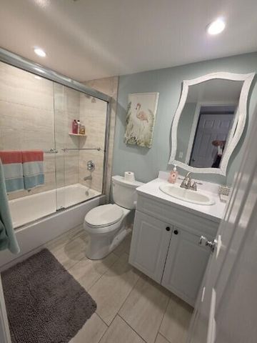 650 Snug Harbor Drive G401, Boynton Beach, FL 33435