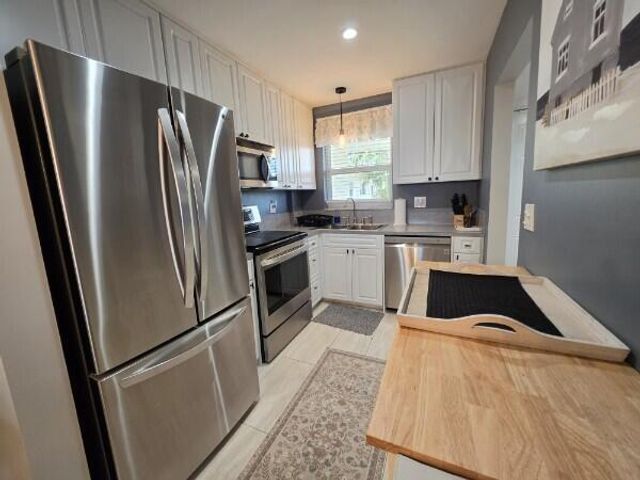 650 Snug Harbor Drive G401, Boynton Beach, FL 33435