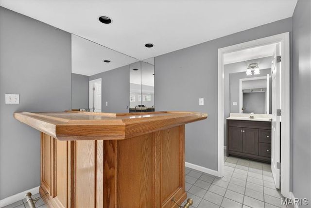 927 Baintree Lane, Ballwin, MO 63011