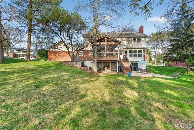 927 Baintree Lane, Ballwin, MO 63011