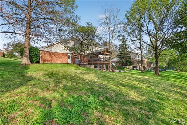 927 Baintree Lane, Ballwin, MO 63011
