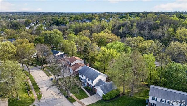 927 Baintree Lane, Ballwin, MO 63011