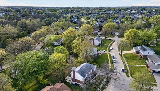 927 Baintree Lane, Ballwin, MO 63011