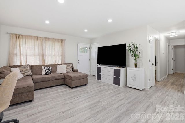 131 Midwood Lane, Belmont, NC 28012