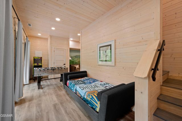 303 Beech Ridge Lane, Gatlinburg, TN 37738