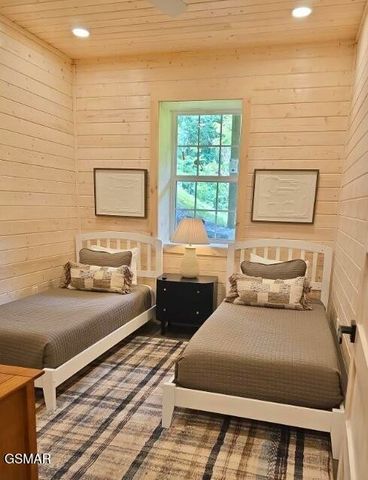 303 Beech Ridge Lane, Gatlinburg, TN 37738