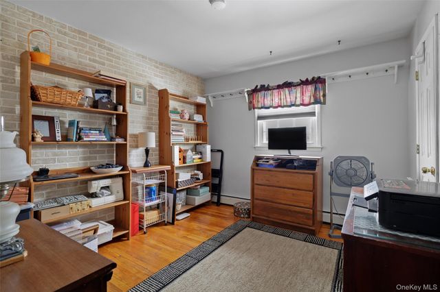 830 N Broome Avenue, Lindenhurst, NY 11757