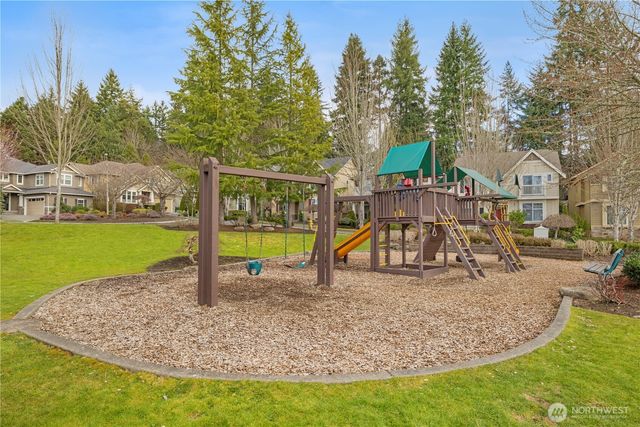 11727 165th Place NE, Redmond, WA 98052