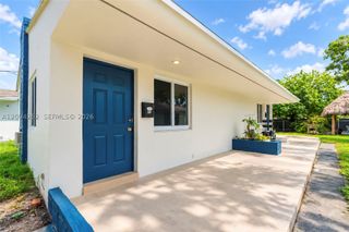 123 SE 2nd Ave 1, Hallandale Beach, FL 33009