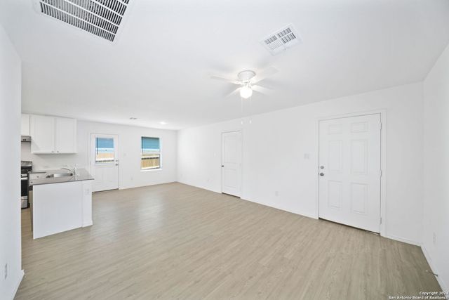 12942 Deep Eddy, St Hedwig, TX 78152