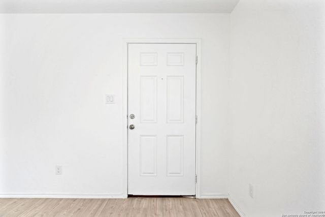 12942 Deep Eddy, St Hedwig, TX 78152
