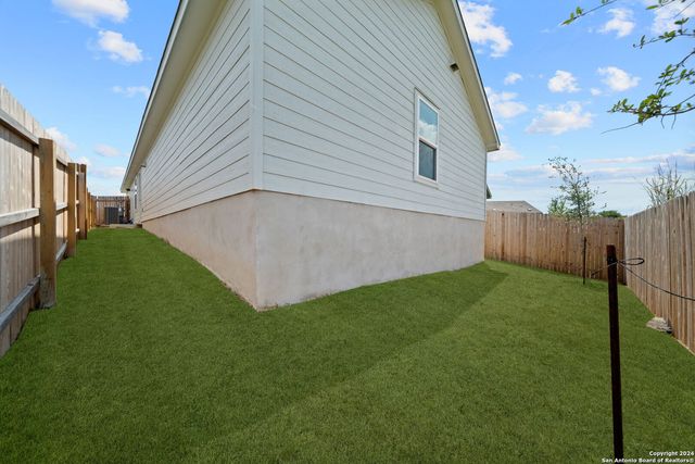 12942 Deep Eddy, St Hedwig, TX 78152