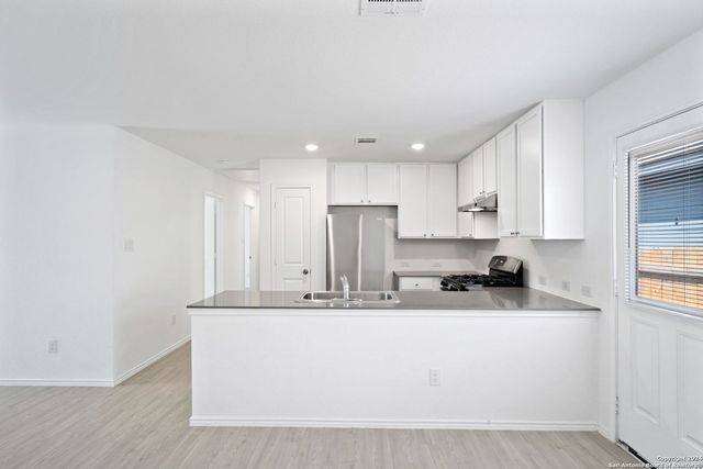 12942 Deep Eddy, St Hedwig, TX 78152
