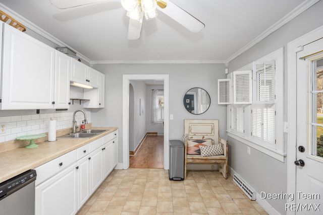 5549 Airline Road, Fruitport, MI 49415