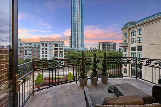 5005 Hidalgo Street 603, Houston, TX 77056