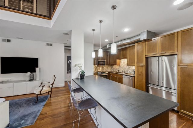 5005 Hidalgo Street 603, Houston, TX 77056