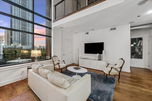 5005 Hidalgo Street 603, Houston, TX 77056