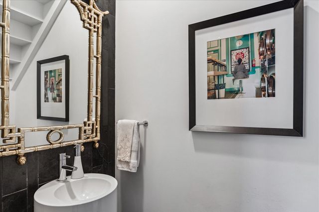 5005 Hidalgo Street 603, Houston, TX 77056