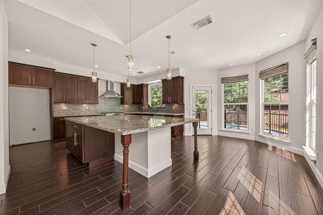 6131 Hampton Way Court, Spring, TX 77389