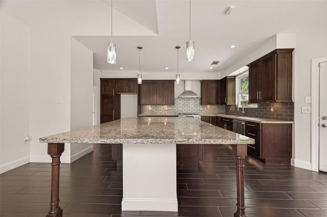 6131 Hampton Way Court, Spring, TX 77389