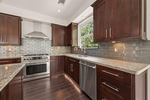6131 Hampton Way Court, Spring, TX 77389