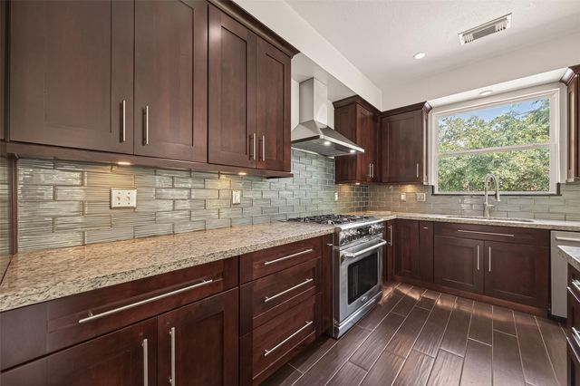 6131 Hampton Way Court, Spring, TX 77389