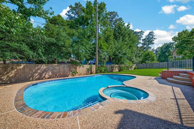 6131 Hampton Way Court, Spring, TX 77389
