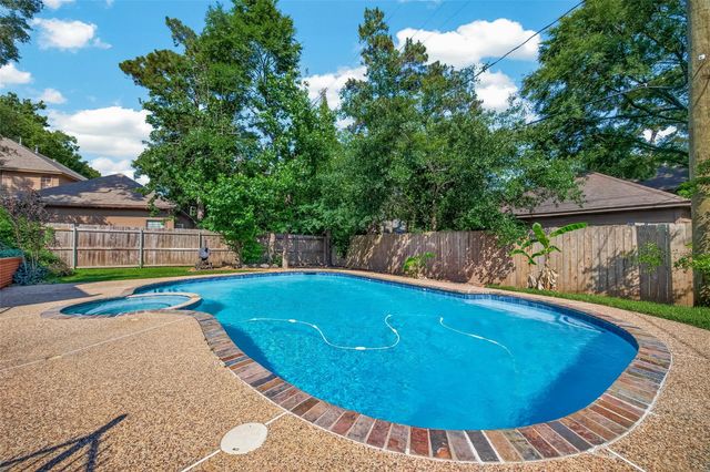 6131 Hampton Way Court, Spring, TX 77389