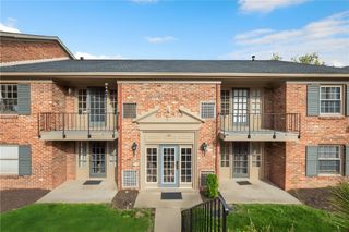 1010 Chatham Park Dr J, Scott Twp, PA 15216